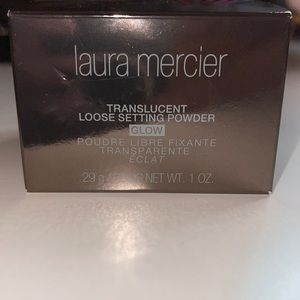 LAURA MERCIER POWDER NWIB